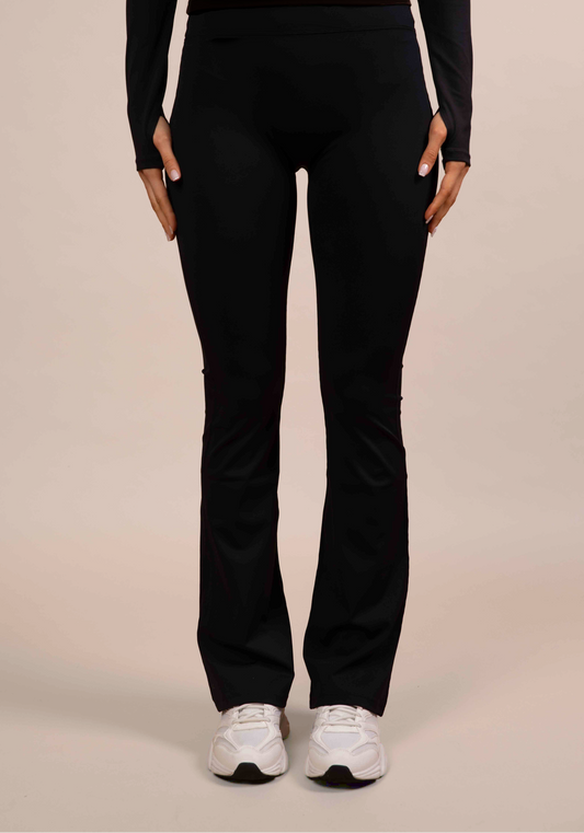 Essential Flared Leggings